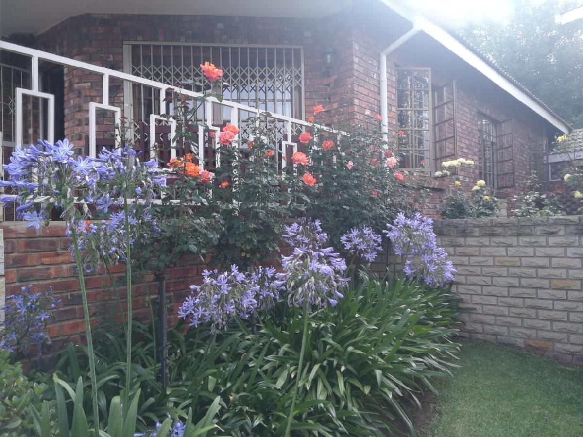 Clarens Cottages Экстерьер фото
