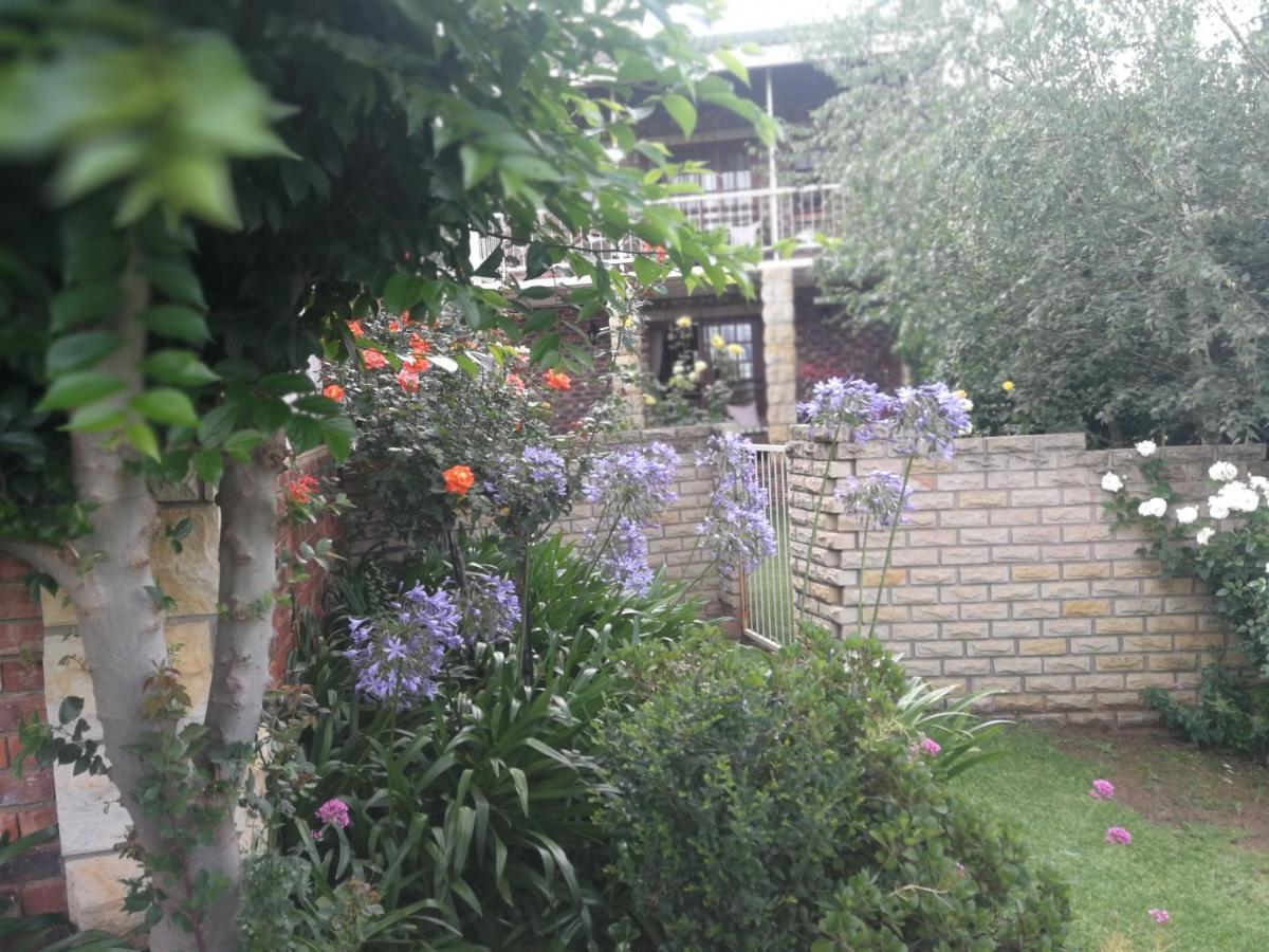 Clarens Cottages Экстерьер фото
