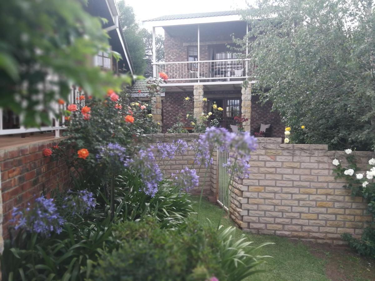 Clarens Cottages Экстерьер фото